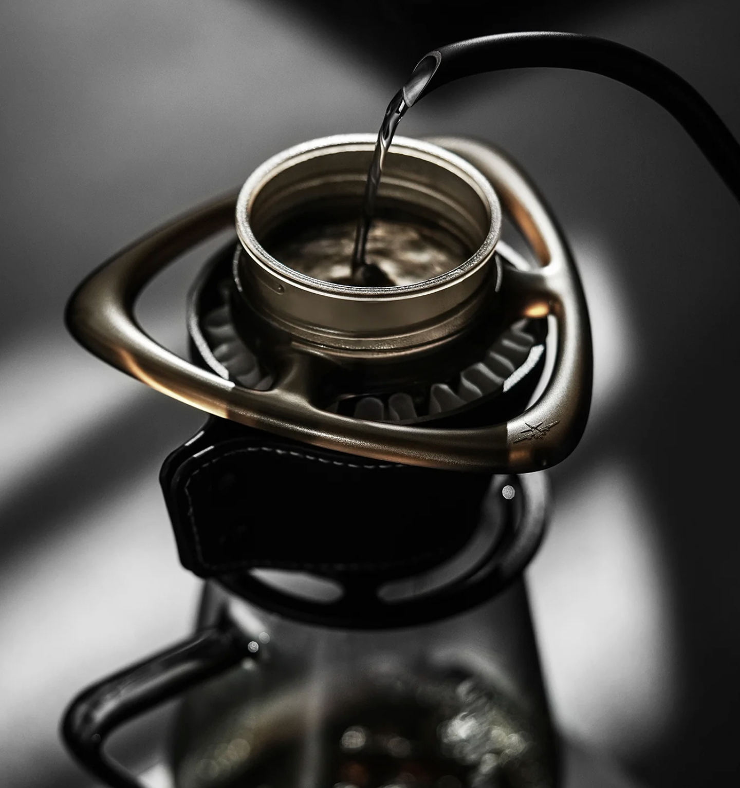 MHW-3BOMBER Rain Pour Over